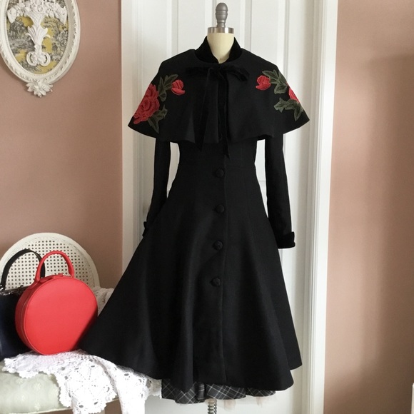 NWOT* COLLECTIF VINTAGE LONDON CLAUDIA COAT & CAPE - Picture 2 of 8